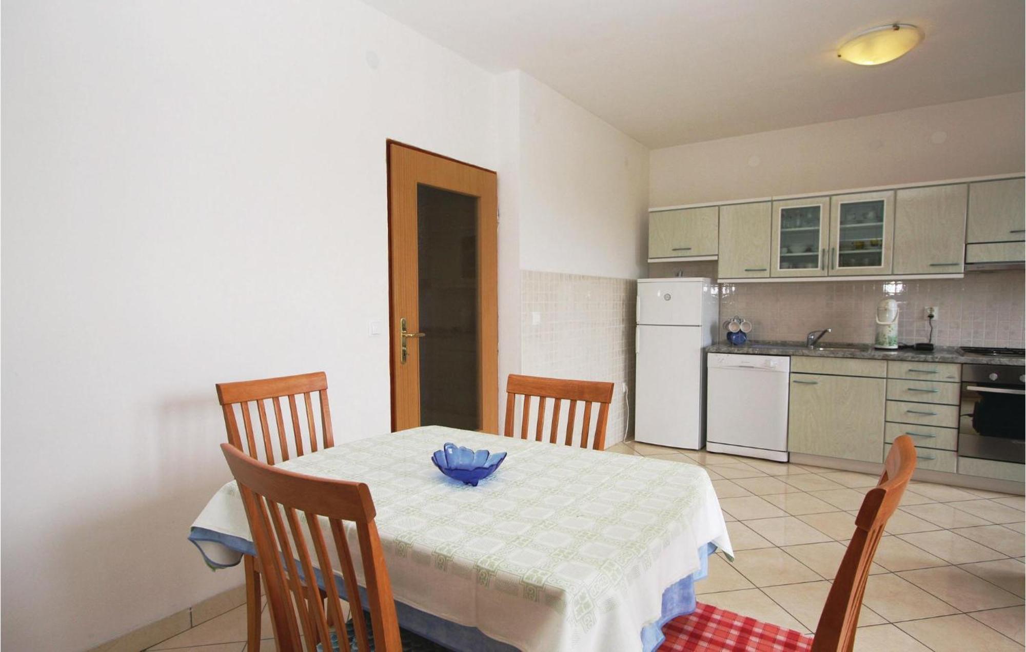 6 Bedroom Nice Home In Segotici Luaran gambar