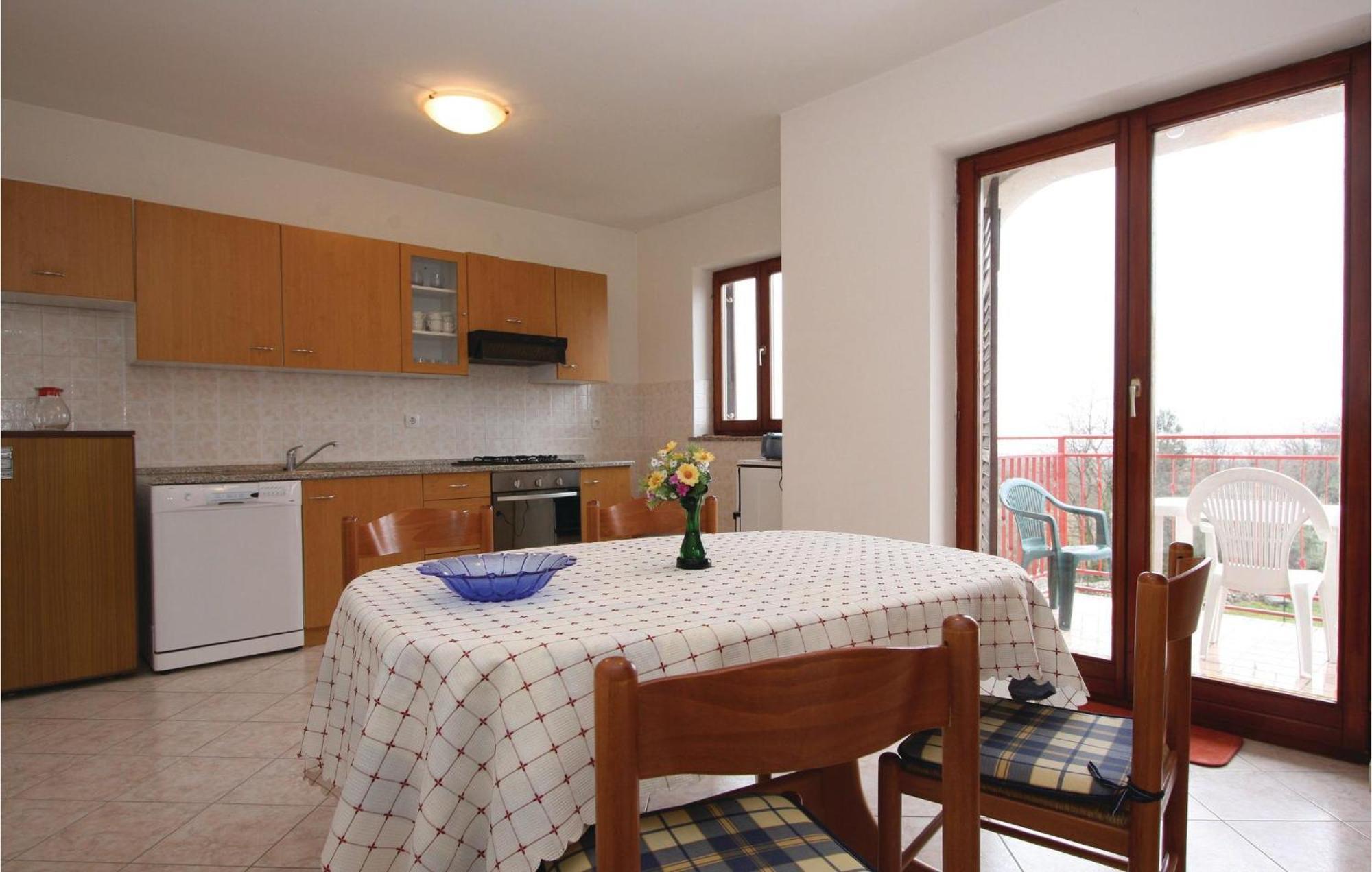 6 Bedroom Nice Home In Segotici Luaran gambar