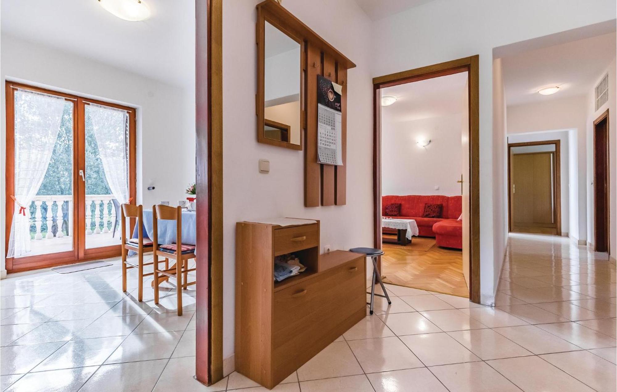 6 Bedroom Nice Home In Segotici Luaran gambar