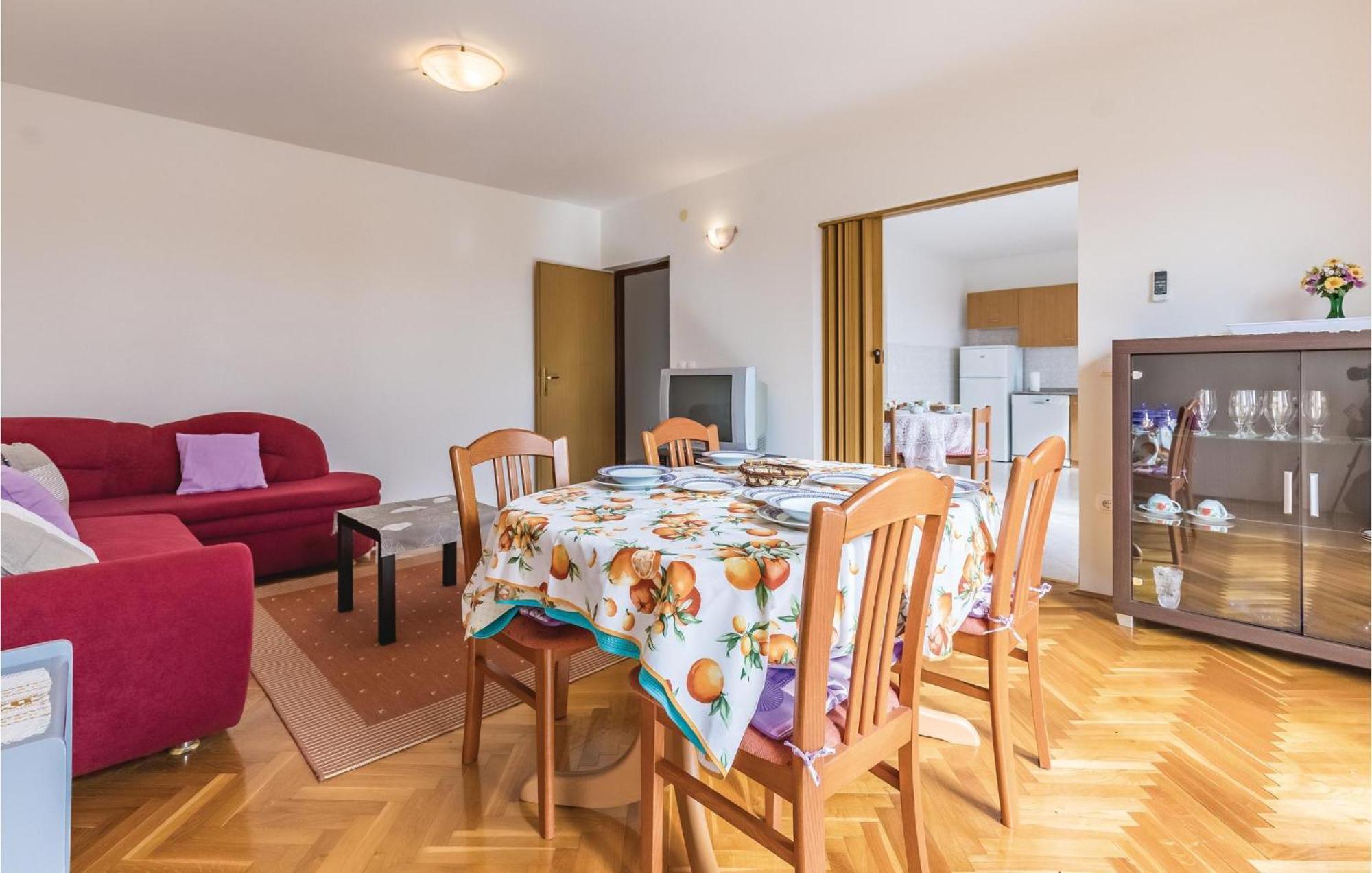 6 Bedroom Nice Home In Segotici Luaran gambar