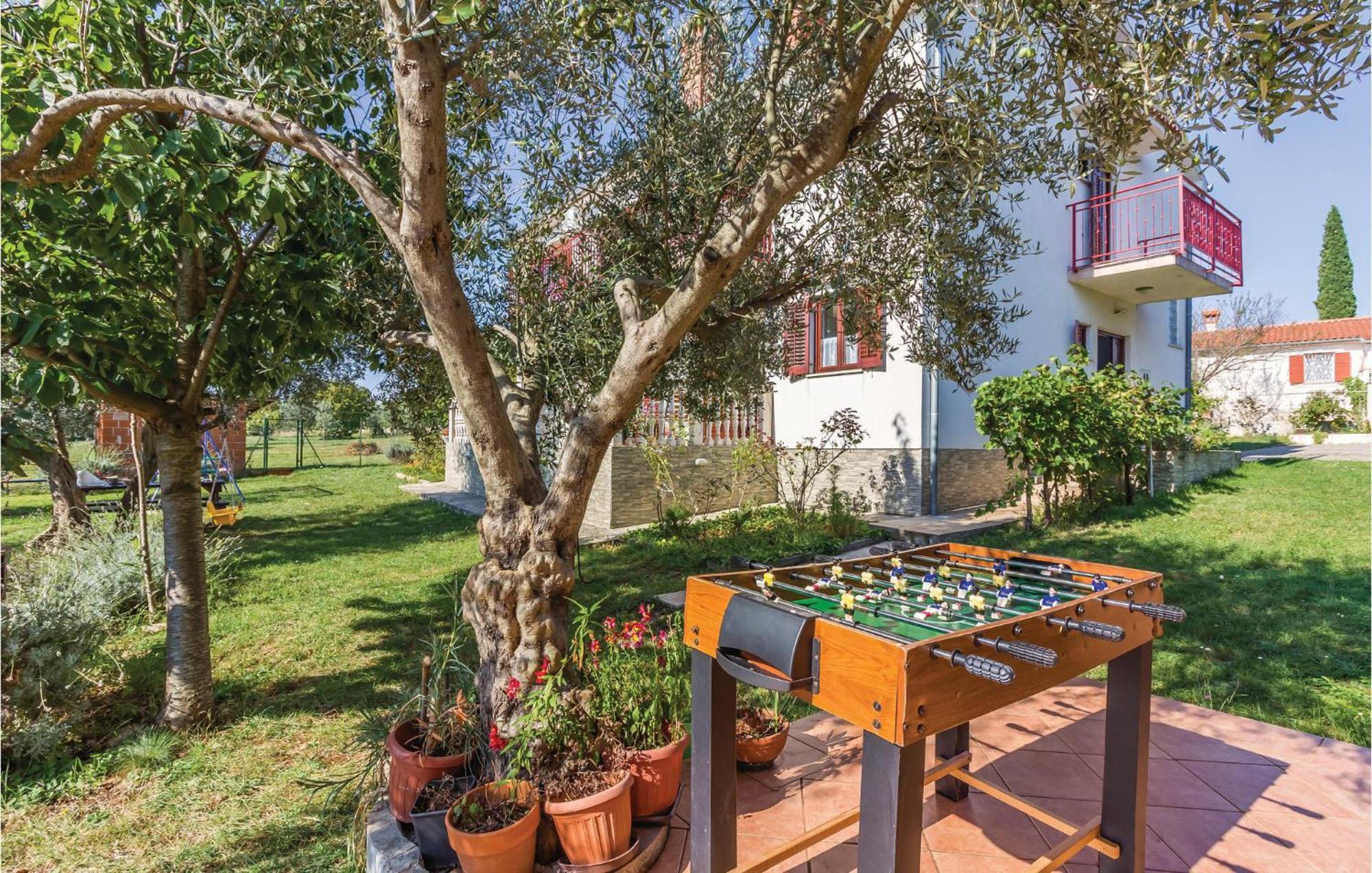 6 Bedroom Nice Home In Segotici Luaran gambar