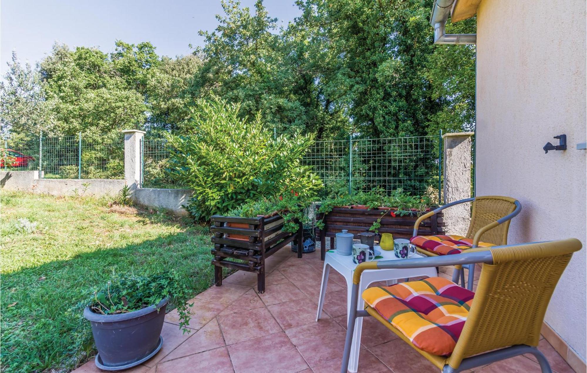 6 Bedroom Nice Home In Segotici Luaran gambar