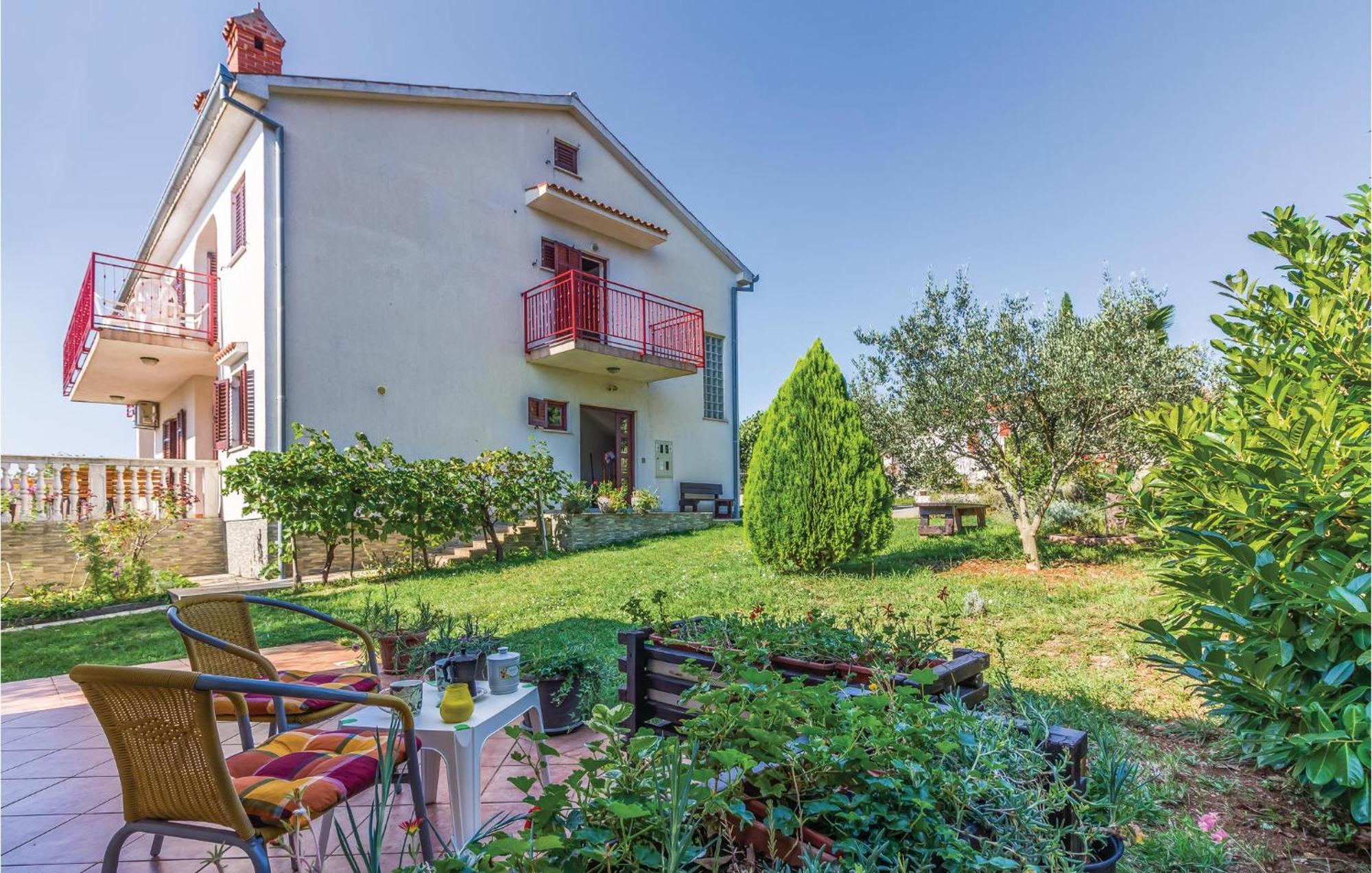 6 Bedroom Nice Home In Segotici Luaran gambar