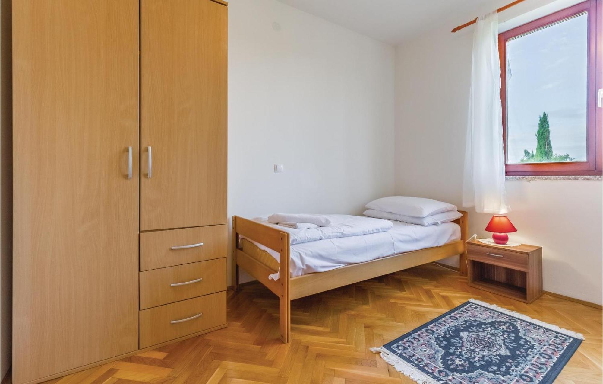 6 Bedroom Nice Home In Segotici Luaran gambar