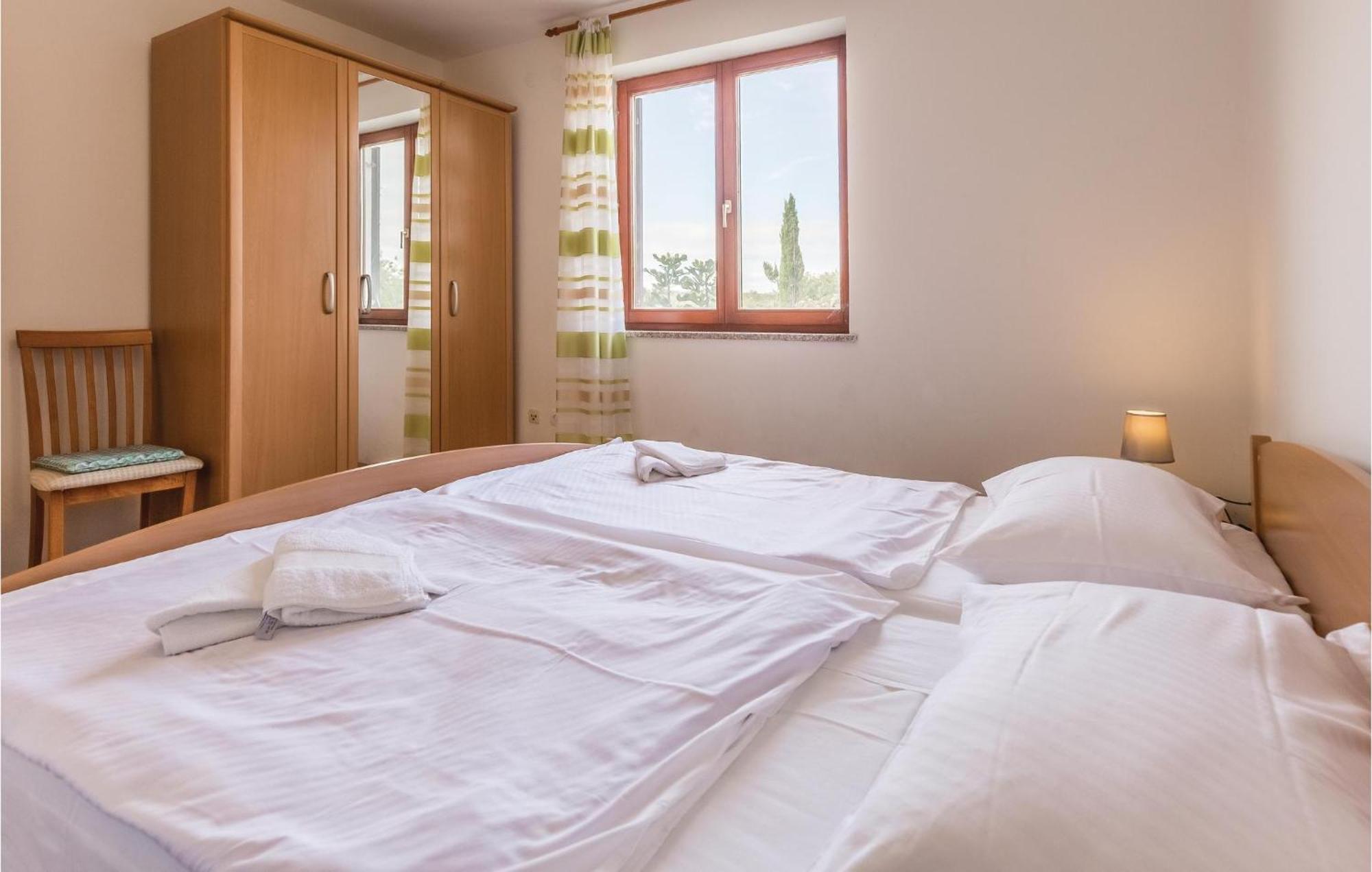 6 Bedroom Nice Home In Segotici Luaran gambar