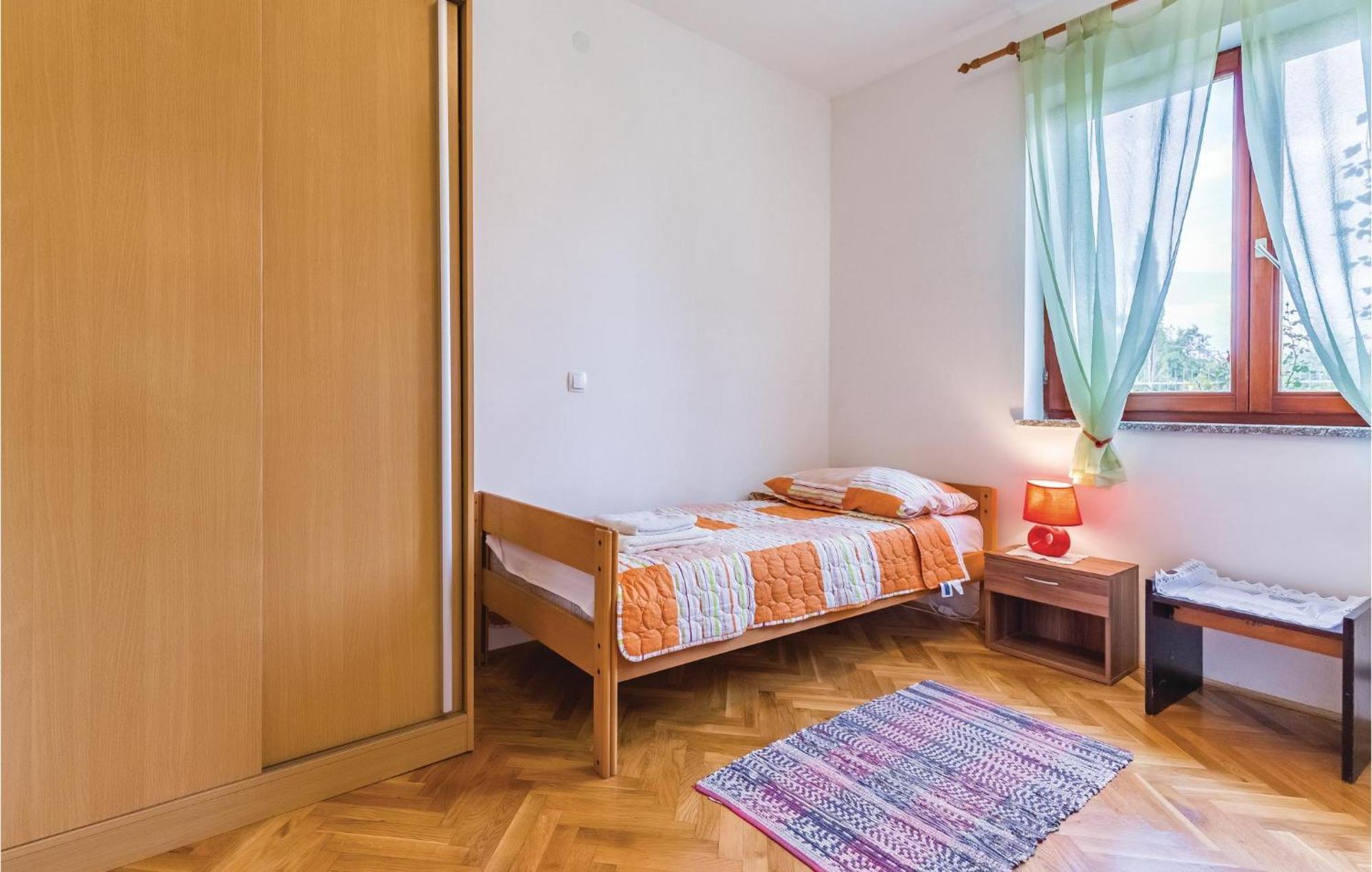 6 Bedroom Nice Home In Segotici Luaran gambar