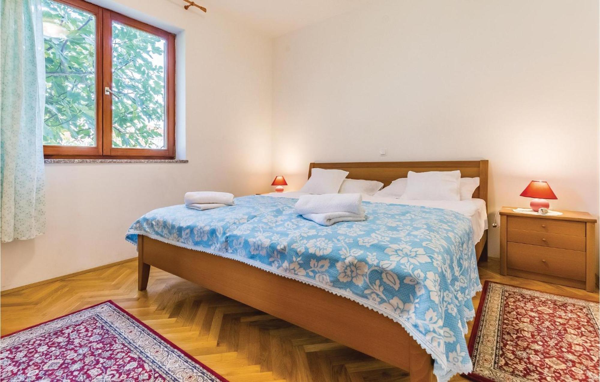 6 Bedroom Nice Home In Segotici Luaran gambar